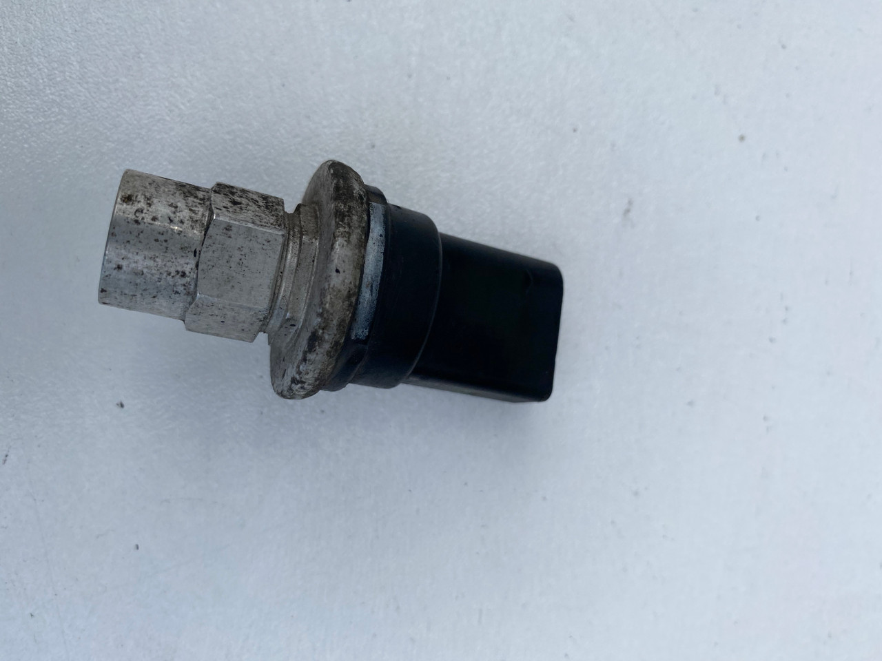 VW GOLF MK5 AUDI A3 USED AC PRESSURE SWITCH 1K0 959 126 B Parts 4