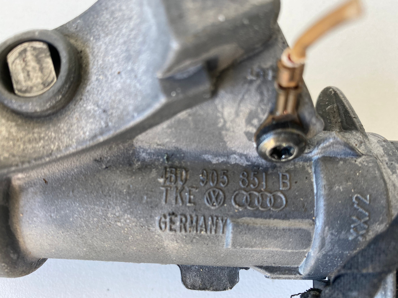 AUDI A4 B5 A3 8L EARLY USED IGNITION BARREL AND KEY 4B0 905 851 B