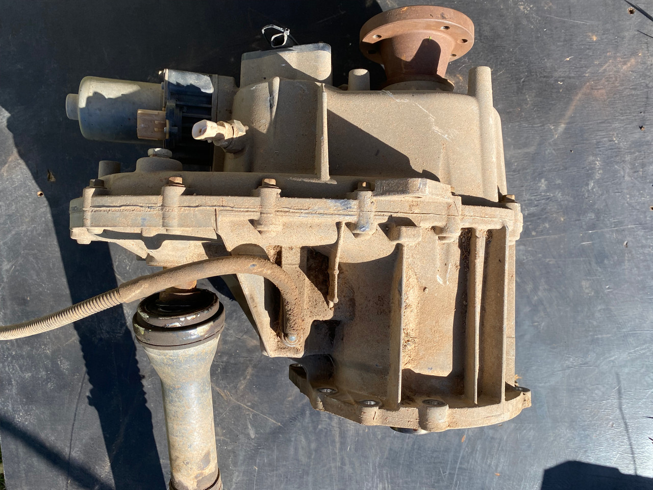 VW AMAROK 2012 USED MANUAL 4X4 TRANSFER CASE 0C7 341 010 E TRAVELLED