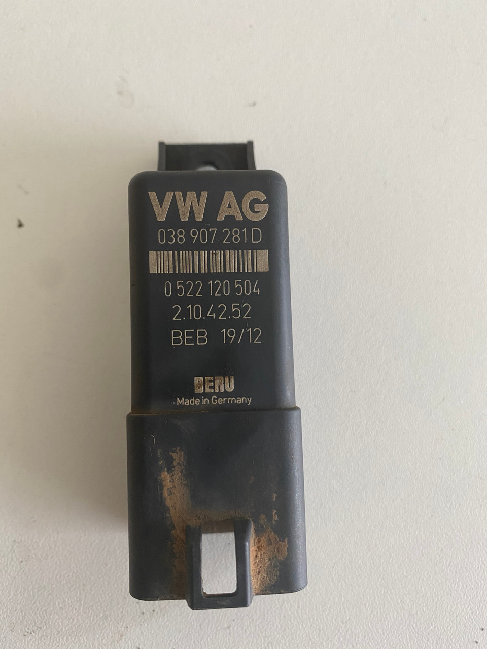 VW AMAROK USED GLOW PLUG RELAY 038 907 281 D Parts 4 European Cars