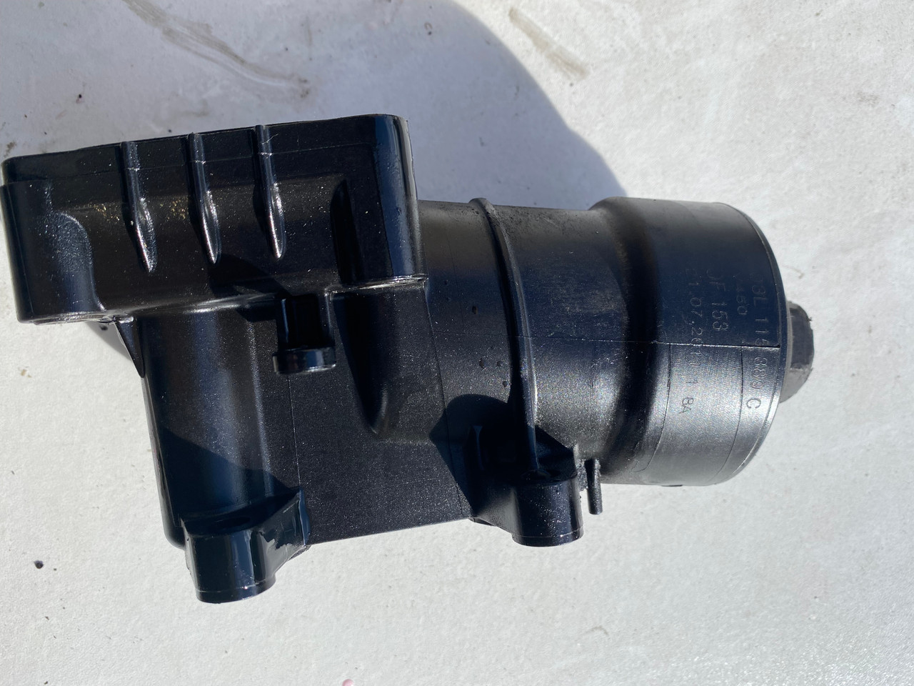 VW AMAROK USED ENGINE OIL FILTER HOUSING 03L 115 389 C Parts 4