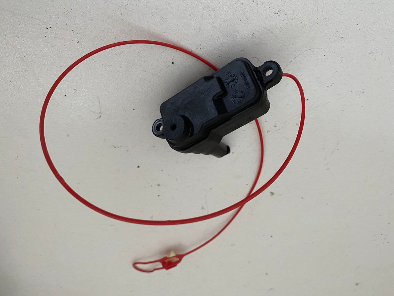 AUDI A1 A3 A5 A7 Q7 NEW GENUINE FUEL FLAP ACTUATOR 4L0 862 153 C