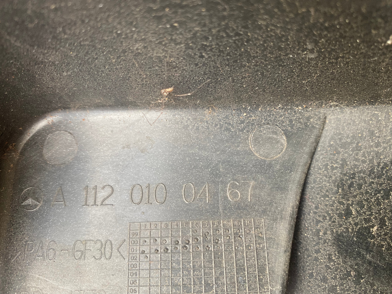 MERCEDES W203 V6 FRONT TOP ENGINE COVER USED A 112 010 04 67 Parts 4