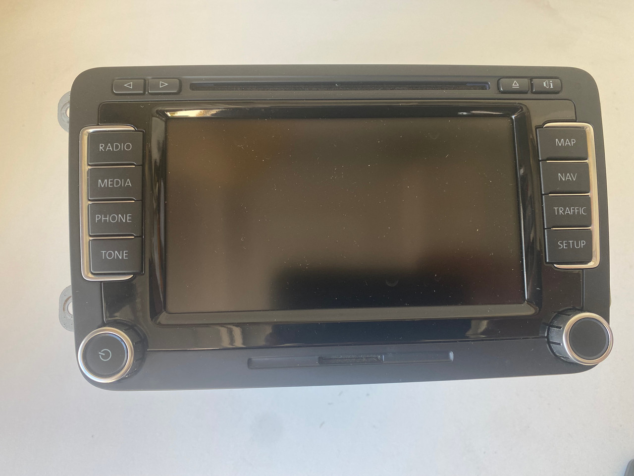 VW USED RADIO NAVIGATION UNIT 1T0 035 680 B - Parts 4 European Cars