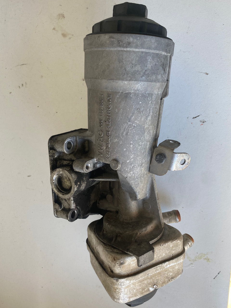 VW CADDY 1.9 TDI BLS ENGINE CODE USED OIL FILTER HOUSING 045 115 389 J ...