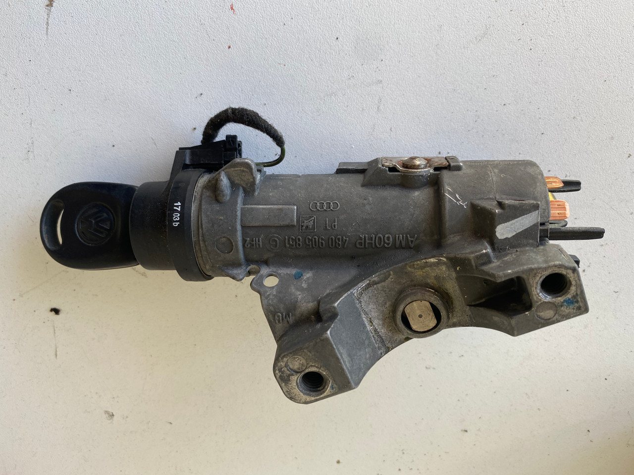 VW POLO 9N GOLF PASSAT USED IGNITION BARREL AND KEY 4B0 905 851 G Parts 4 European Cars