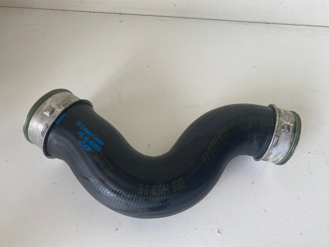 VW GOLF MK5 2L TDI USED INTERCOOLER HOSE 1K0 145 032 E Parts 4