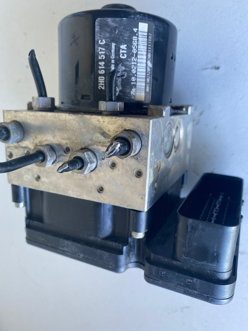 VW AMAROK USED ABS PUMP 2H0 614 517 C 2H0 907 379 G Parts 4 European Cars