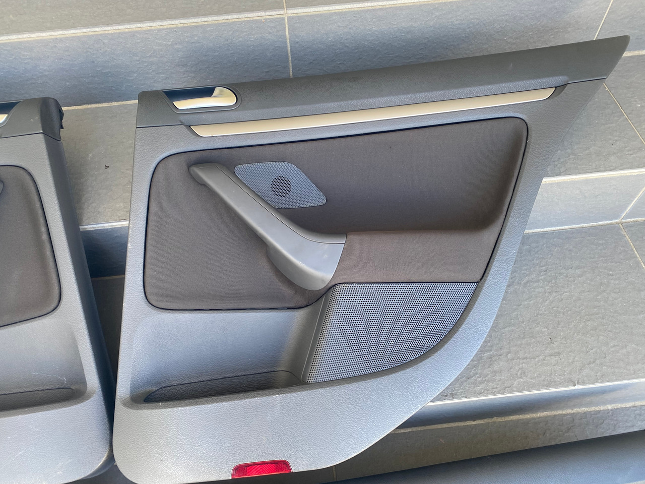 VW GOLF MK5 USED SET OF 4 RE TRIMMED DOOR TRIMS WITH HANDLES Parts 4