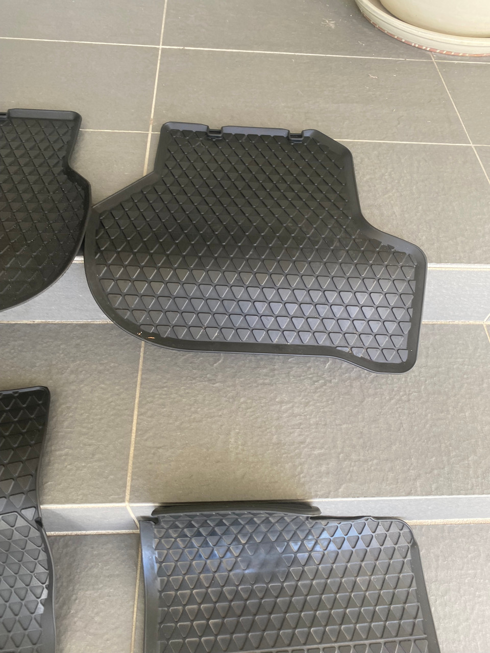 VW GOLF MK6 USED RUBBER FLOOR MATS 1K2 061 501 041 BLACK Parts 4 European Cars