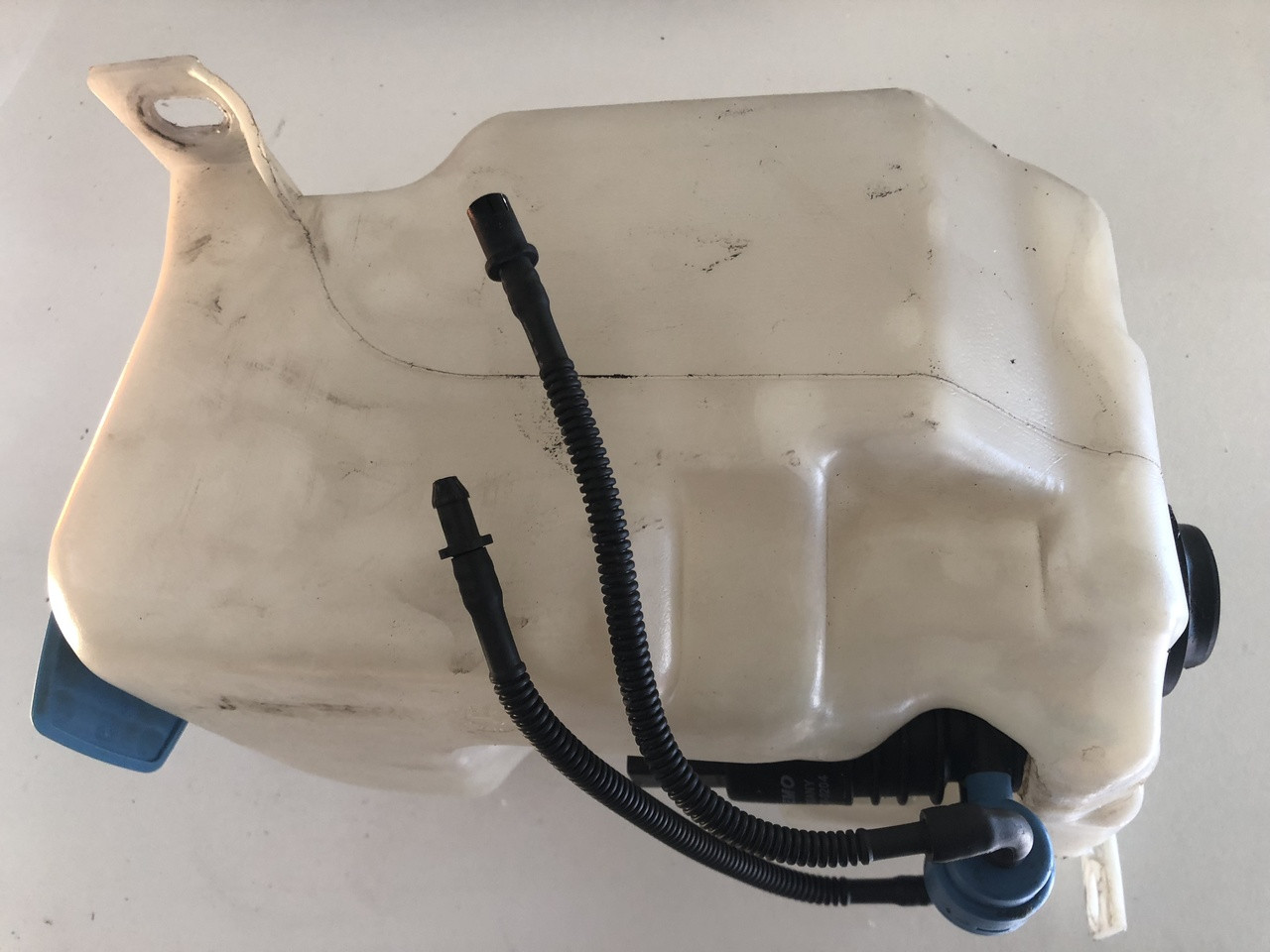 VW GOLF MK4 WINDSCREEN WASHER BOTTLE WITH PUMP USED 1J0 955 453 N