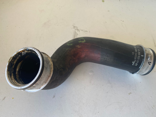 MERCEDES W203 USED INTRERCOOLER HOSE A203 528 11 82