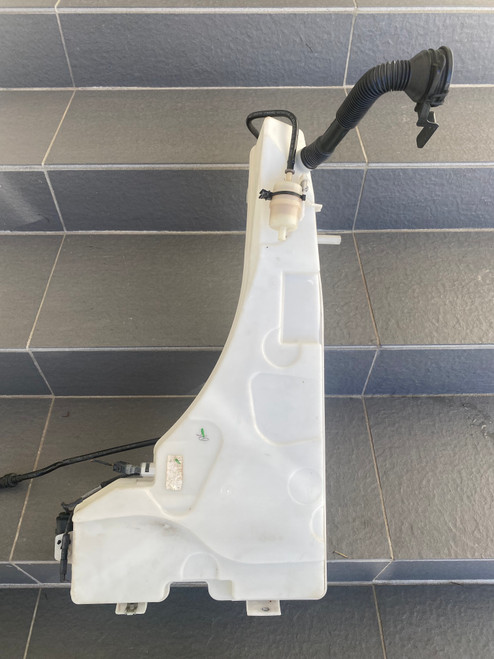 BMW X5 E70 USED WINDSCREEN WASHER BOTTLE 716 14 76 7190998