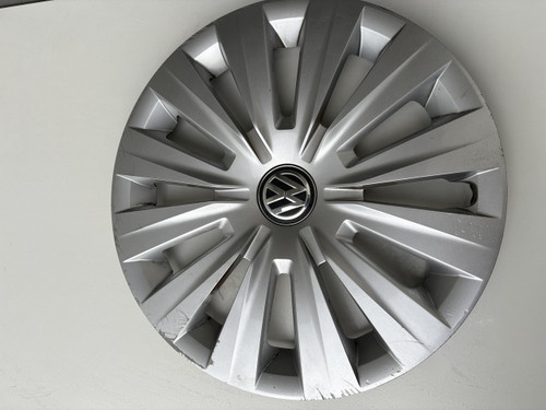 VW GOLF MK7 USED SCRATCHED HUB CAP 5G0 601 147