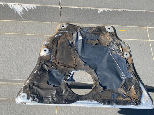 BMW X5 E70 USED LOWER ENGINE COVER 6773000 - A03