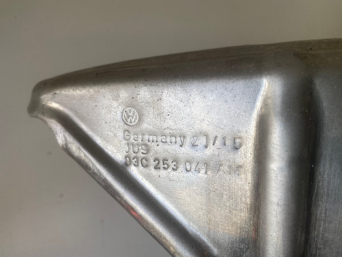 VW BEETLE 2012-2016 USED TOP ENGINE HEAT SHIELD 03C 253 041 AM