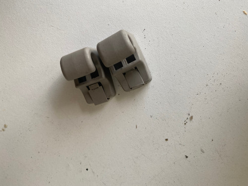 BMW X5 E70 USED CREAM SUN VISOR CLIPS