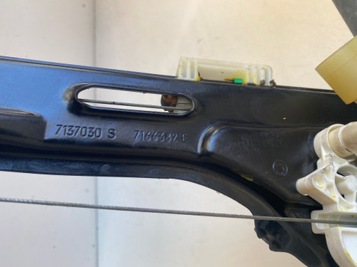 BMW X5 E70 USED RHR WINDOW REGULATOR AND MOTOR 7137 030  6 967 262