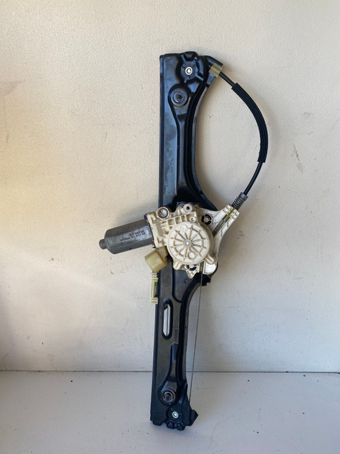 BMW X5 E70 USED RHR WINDOW REGULATOR AND MOTOR 7137 030  6 967 262