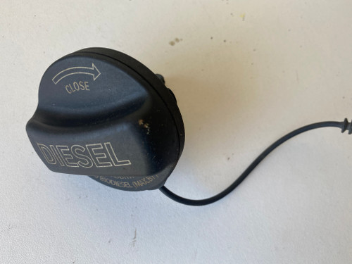 BMW X5 E70 DIESEL USED FUEL CAP WITH STRING