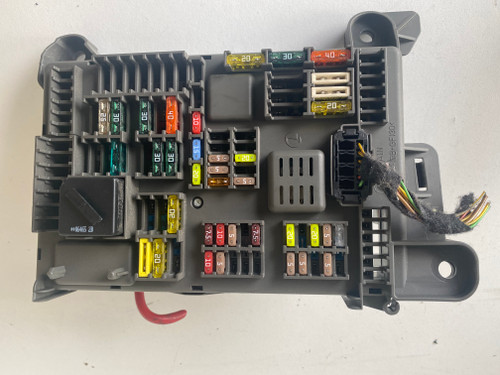 BMW X5 E70 USED POWER DISTRIBUTION BOX B010105300