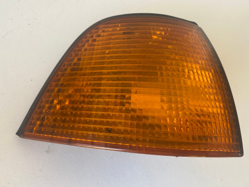 BMW E36 4 DOOR / COMPACT RH ORANGE BLINKER USED 1387044