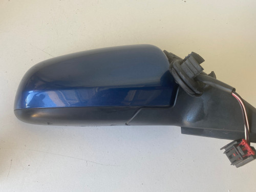 AUDI A3 8P 5 DOOR USED RH DOOR MIRROR IN BLUE Z5C CODE