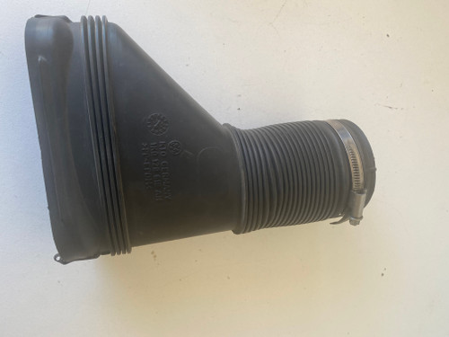 AUDI A3 8P GOLF 5 GTI USED AIR INTAKE DUCT 1K0 129 618 AH