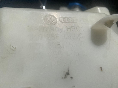 VW GOLF MK5 MK 6 VW JETTA TWIN PUMP  USED WINDSCREEN WASHER BOTTLE 1K0 955 453 Q