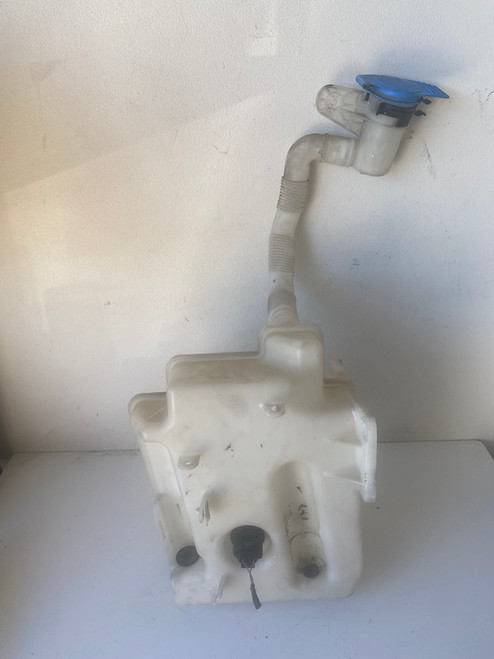 VW GOLF MK5 MK 6 VW JETTA TWIN PUMP  USED WINDSCREEN WASHER BOTTLE 1K0 955 453 Q