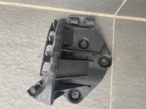 AUDI A3 8P USED RHR BAR CENTRE SUPPORT 8P4 807 394