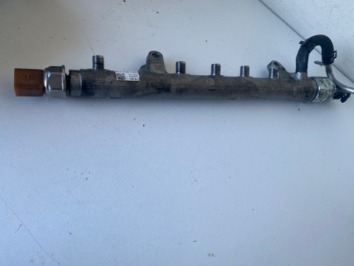 VW POLO 6R 1.6 TDI USED INJECTOR RAIL 03L 089 H