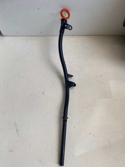 VW CADDY 1.6 TDI USED ENGINE OIL DISPSTICK AND TUBE 03L 103 634 G