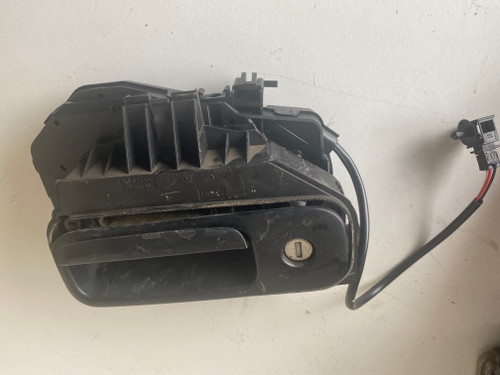 VW CADDY 2K VW T5 TRANSPORTER USED TAILGATE OUTER HANDLE WITH LOCK ACCTUATOR MECHANISM 7H0 827 426 AD