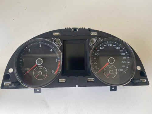 VW PASSAT CC 2L TDI  USED INSTRUMENT CLUSTER 3C8 920 870 G