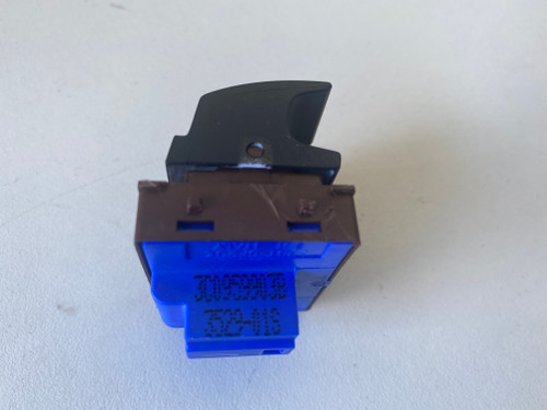 VW PASSAT 3C USED FUEL BOOT SWITCH PACK 3C0 959 903 B