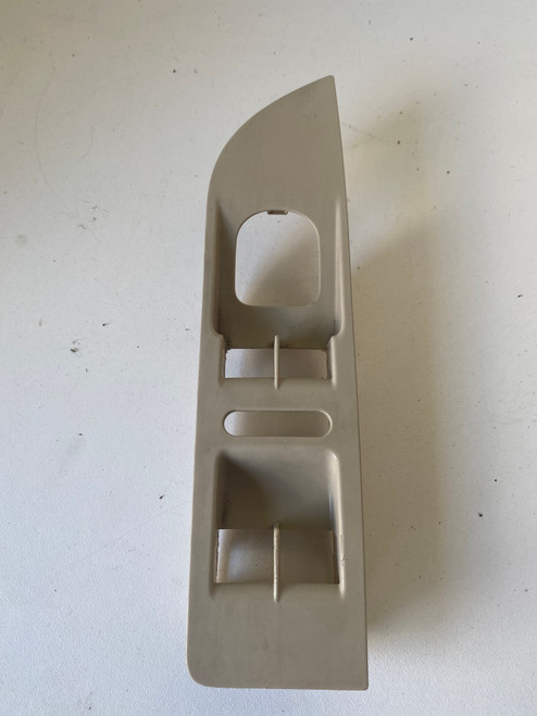 VW PASSAT 3C CC USED RH WINDOW SWITCH SURROUND IN CREAM COLOUR3C8 857 858 D