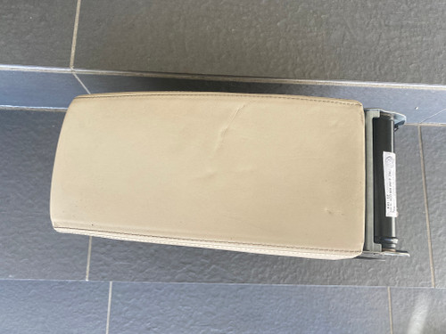 VW PASSAT 3C CC USED CENTRE ARM REST IN CREAM COLOUR 3C0 864 207 P ZHL