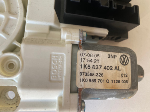 VW JETTA MK5 USED RHF WINDOW MOTOR 1K0 959 793 M  1K5 837 402 AL