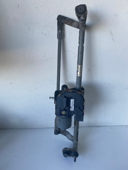 VW JETTA MK5 MK 6USED WINDSCREEN WIPER MOTOR AND LINKAGES 1K2 955 023 G 1K2 955 119 E