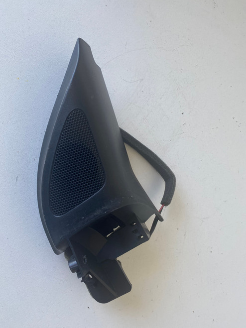 VW JETTA MK5 USED RHF INNER MIRROR COVER 1K5 837 974