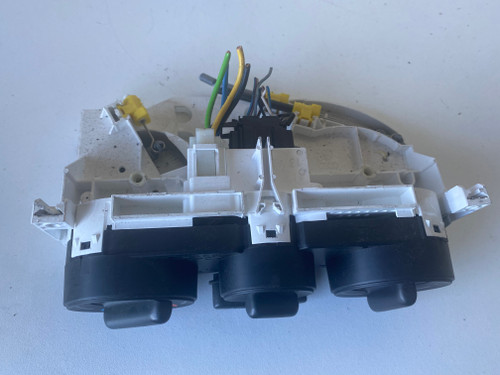 VW BEETLE USED AC CONTROL PANEL 1C0 820 045 D