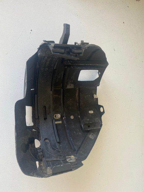 VW BEETLE 1998-2004 USED RH HEADLIGHT BRACKET 1C0 806 654 D