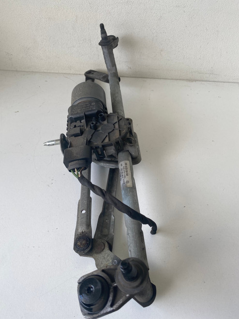VW POLO 6R USED WINDSCREEN WIPER MOTOR AND LINKAGES 6R2 955 119 A  6R2 955 023 B
