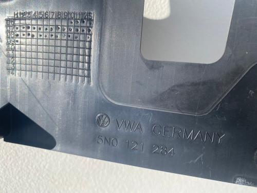 VW TIGUAN USED RH AIR DUCT  COVER 5N0 121 284