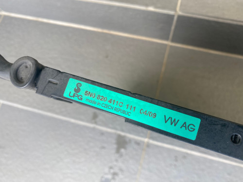 VW TIGUAN USED AC CONDENSOR 5N0 820 411 C