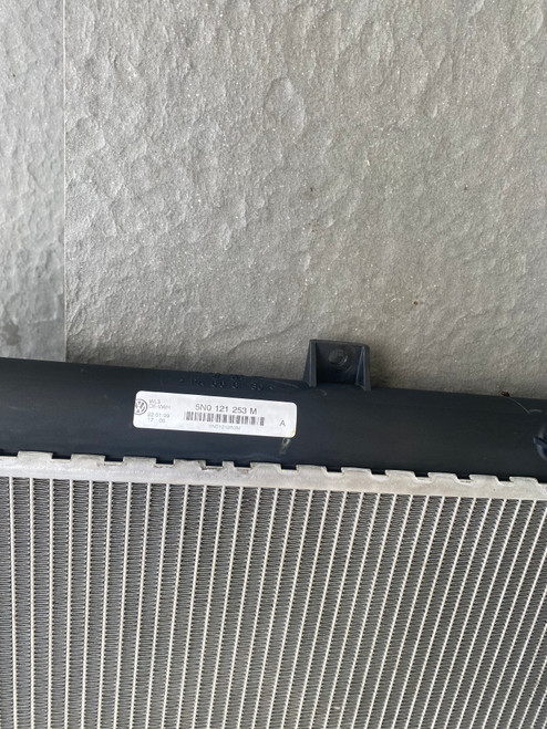 VW TIGUAN 2L TURBO USED RADIATOR 5N0 121 253 M