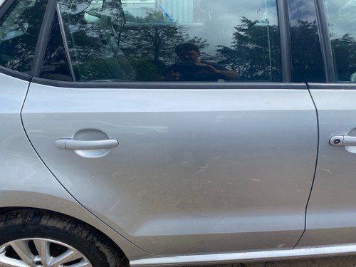 VW POLO 6R USED RHR DOOR SHELL IN SILVER LA7W PAINT CODE