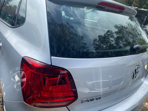 VW POLO 6R USED TAILGATE SHELL  IN SILVER LA7W PAINT CODE 6R6 827 025 D