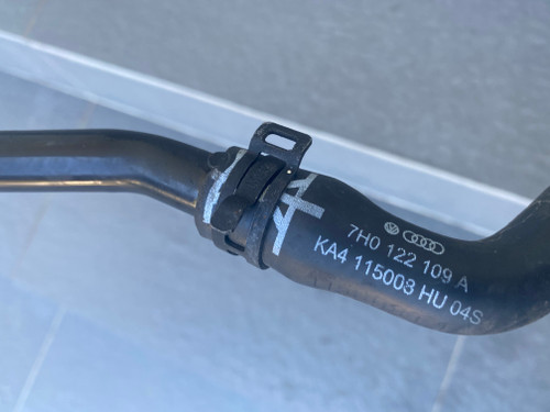 VW TRANSPORTER T5 2.5 DIESEL BPC USED ENGINE WATER METAL PIPE 7H0 121 065 Q